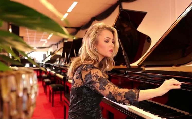 Art Piano's & Marsha Malènko